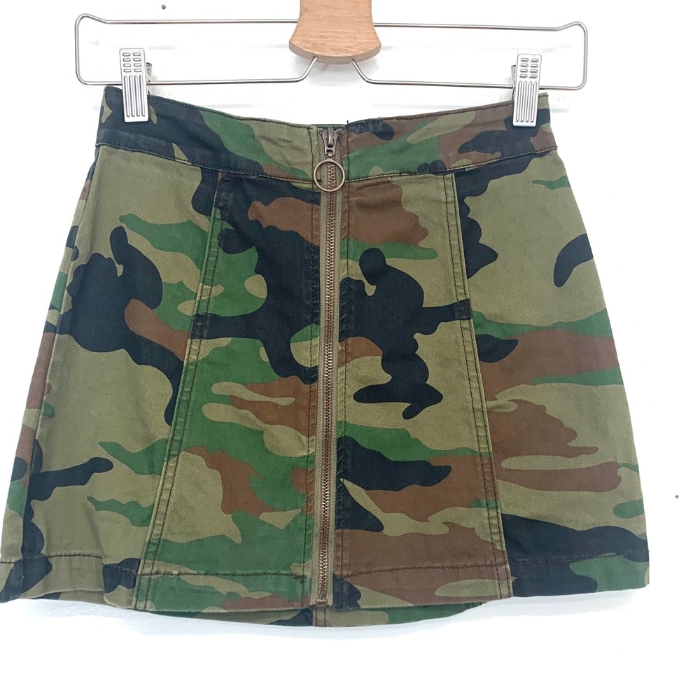 Forever 21 Camo Mini Skirt Front Zip Military Streetwear Green Brown Size 24